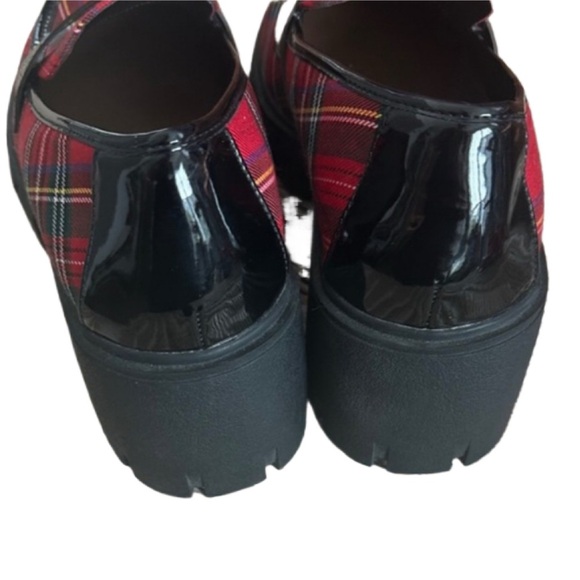 Betsey Johnson Torrid Womens Shoes 7,5 WW  Red Plaid Creeper Loafers Wide Width - Picture 3 of 8